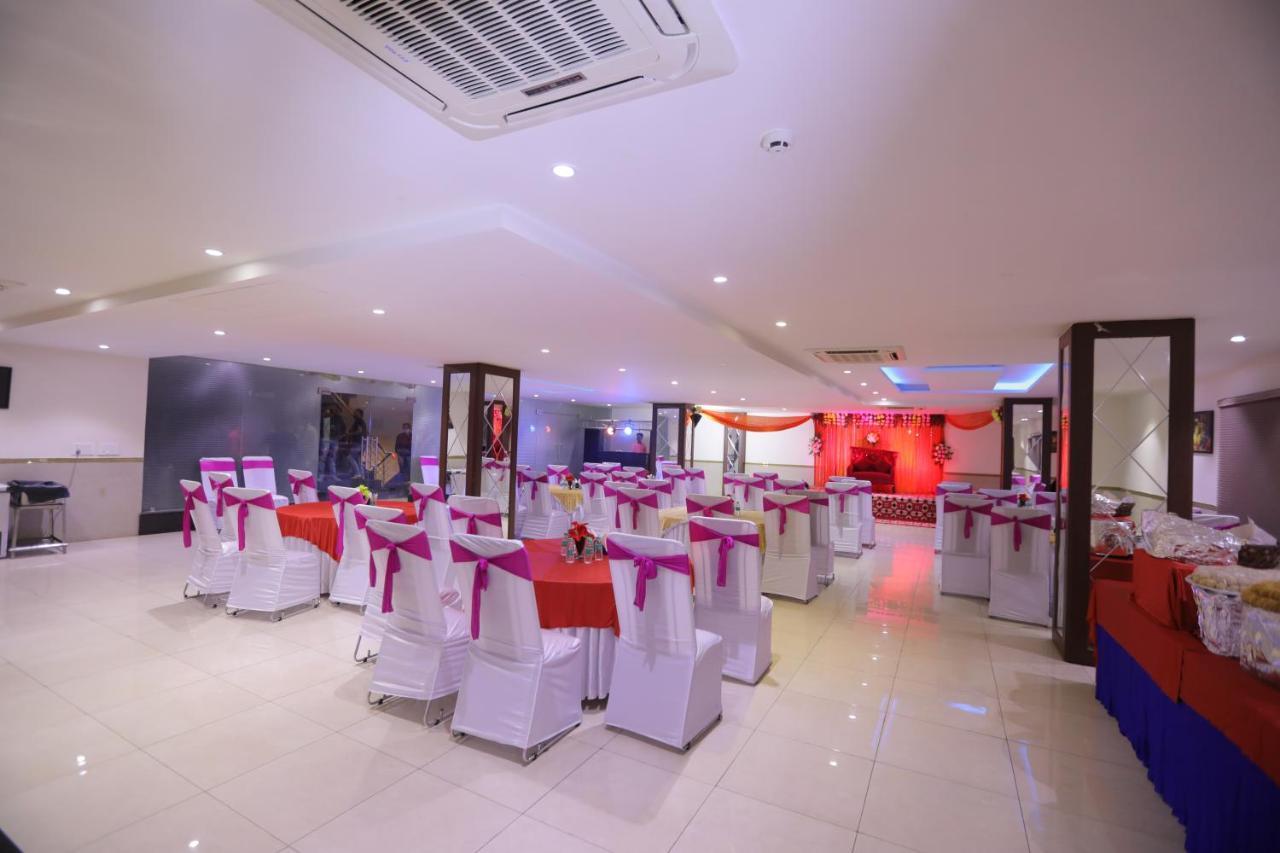 Airport Hotel Bollywood Paradise New Delhi Exterior photo